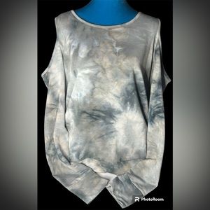 Maurice’s sweatshirt